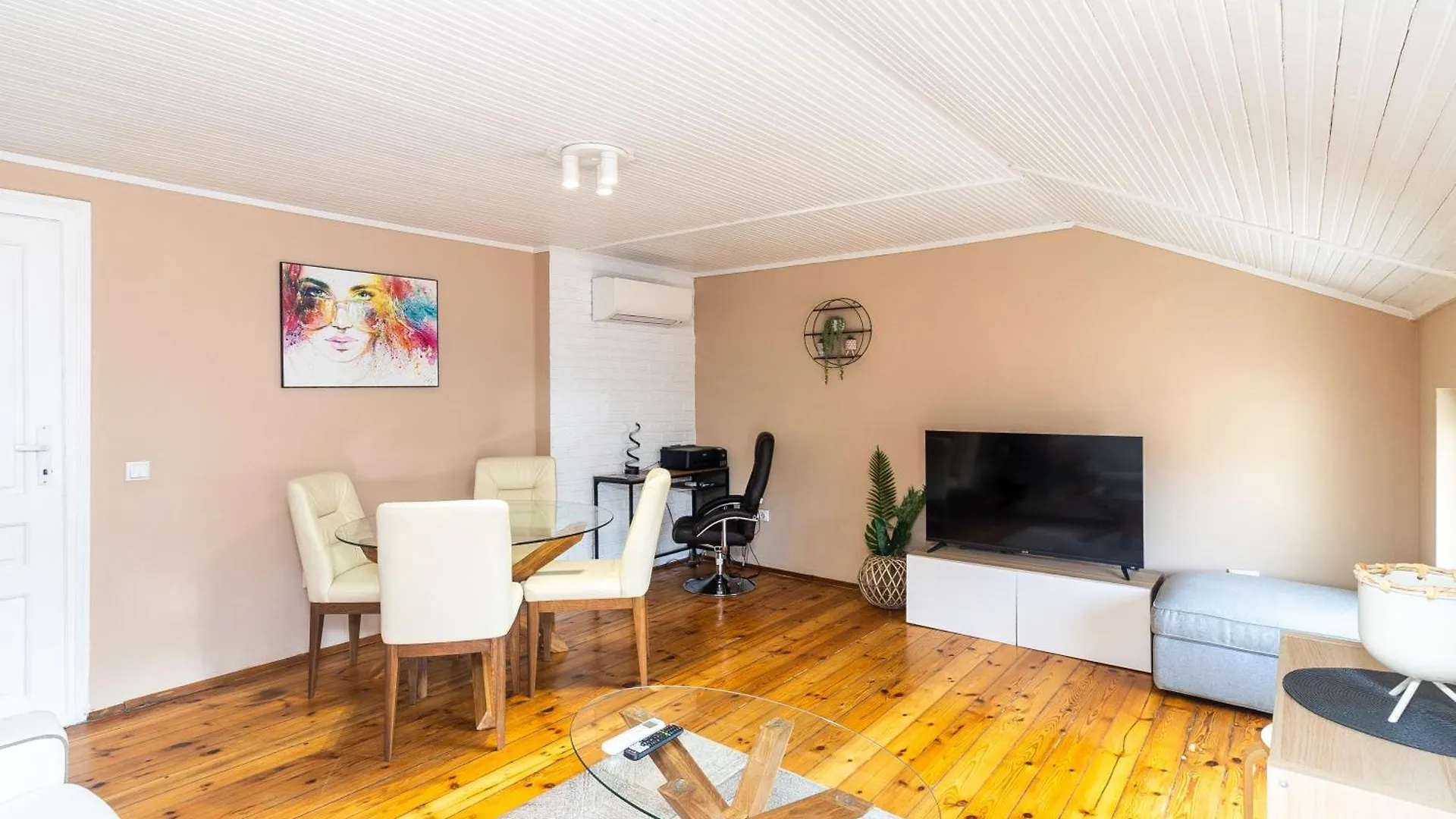 Homy & Stylish Centrally Located Apartment Sofia